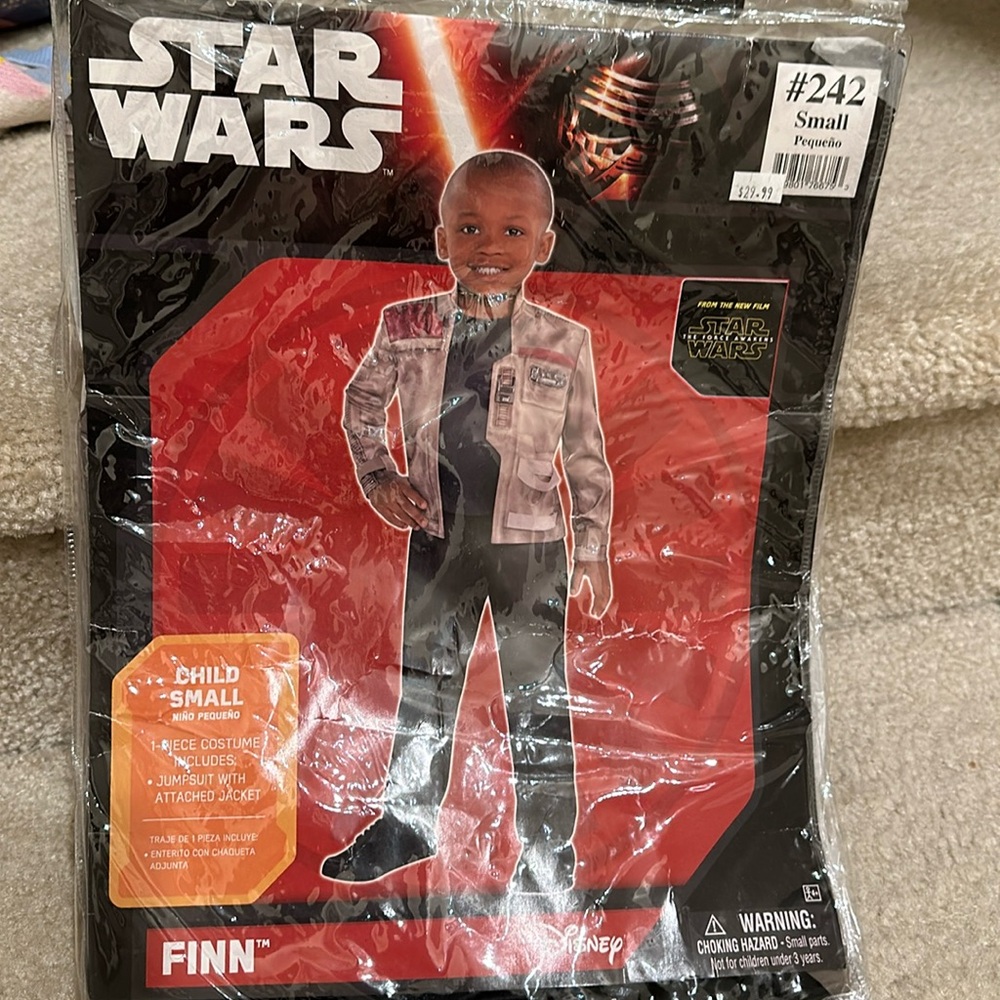 Star Wars costume- Finn. size small